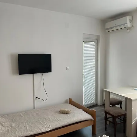 Prenociste H2o B&B 패레신